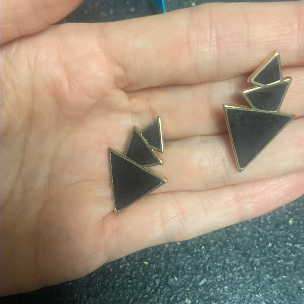 Trifari Geometric Black /Silver  Earrings